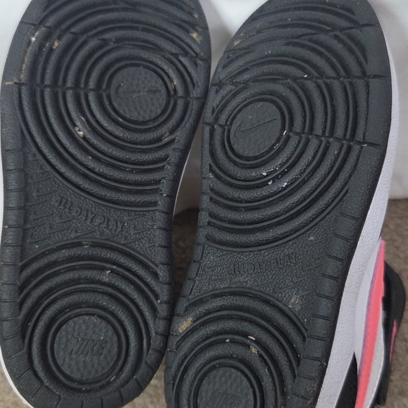 Nike Kids Black, White and Neon Pink Sneakers - Picture 8 of 11